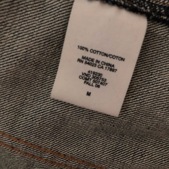 Dark wash Gap 1969 denim jacket - Picture 7 of 8